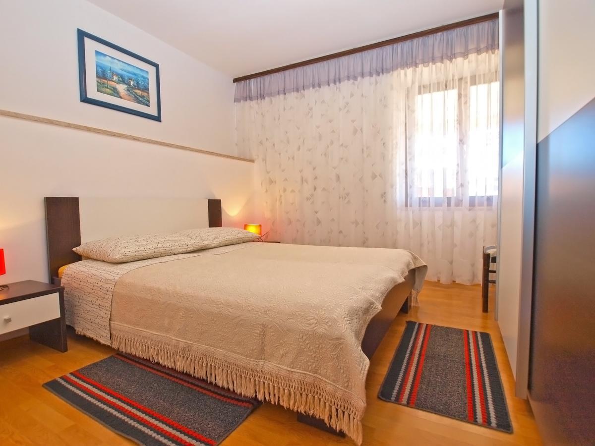 Apartments Blazenka 1270 Πούλα Εξωτερικό φωτογραφία